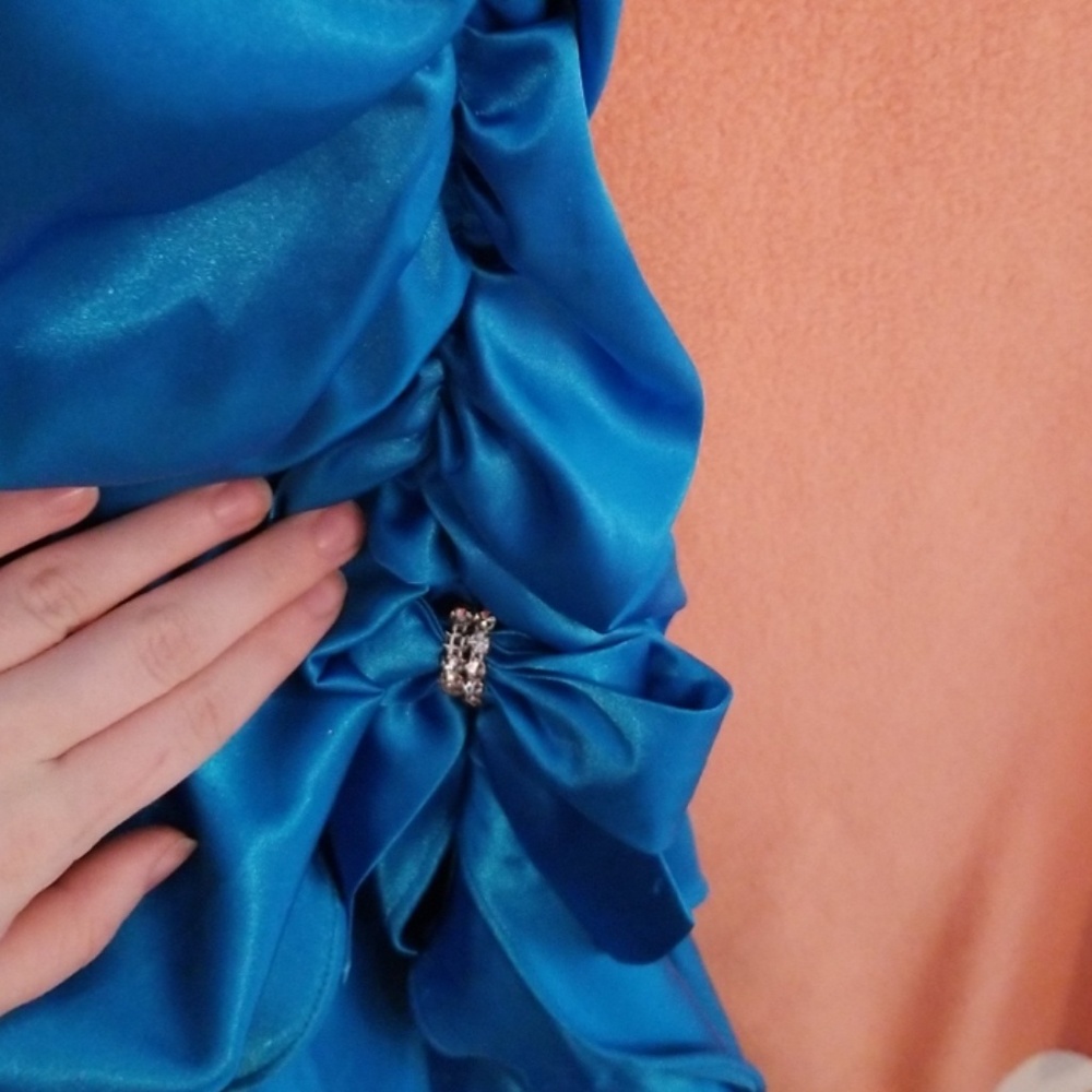 Blue dress - Picture 4 of 7